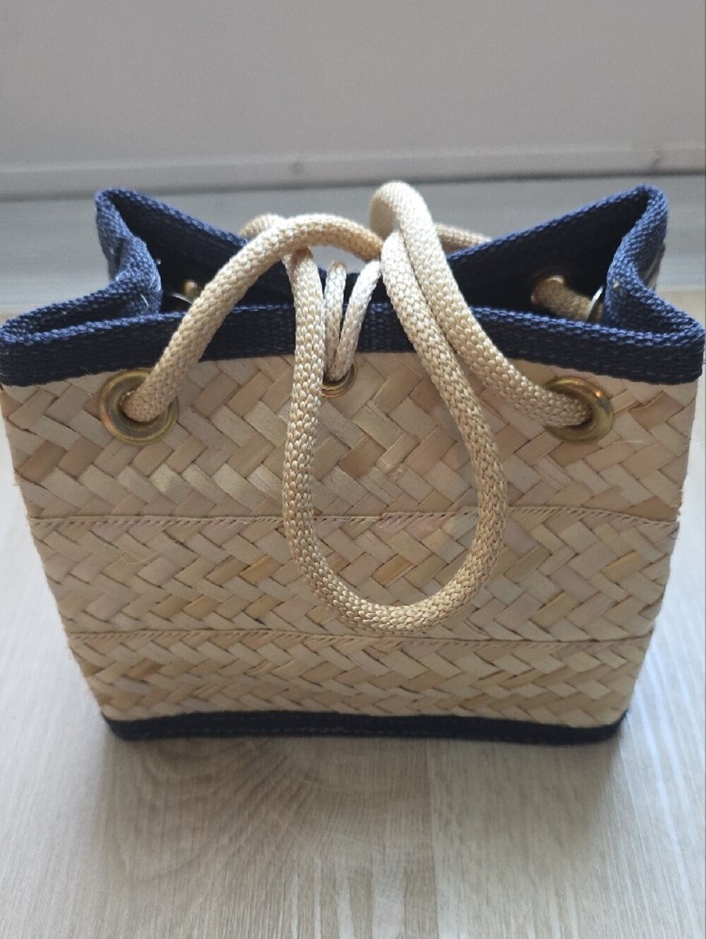 Eldena’s Collection Mini Navy Blue Croc Embossed Straw Tote Bag - Picture 8 of 9